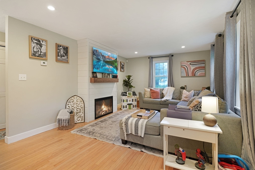 4 Rebecca Drive