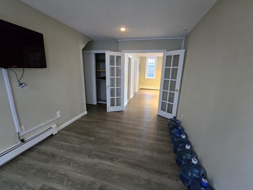 374 Commercial Street 1-3