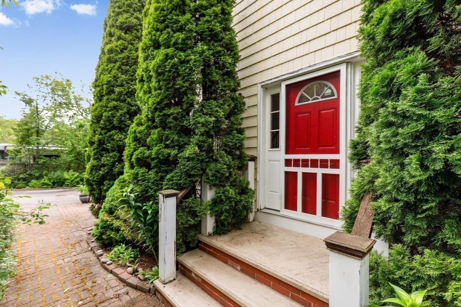 1 Pigeon Hill Ct