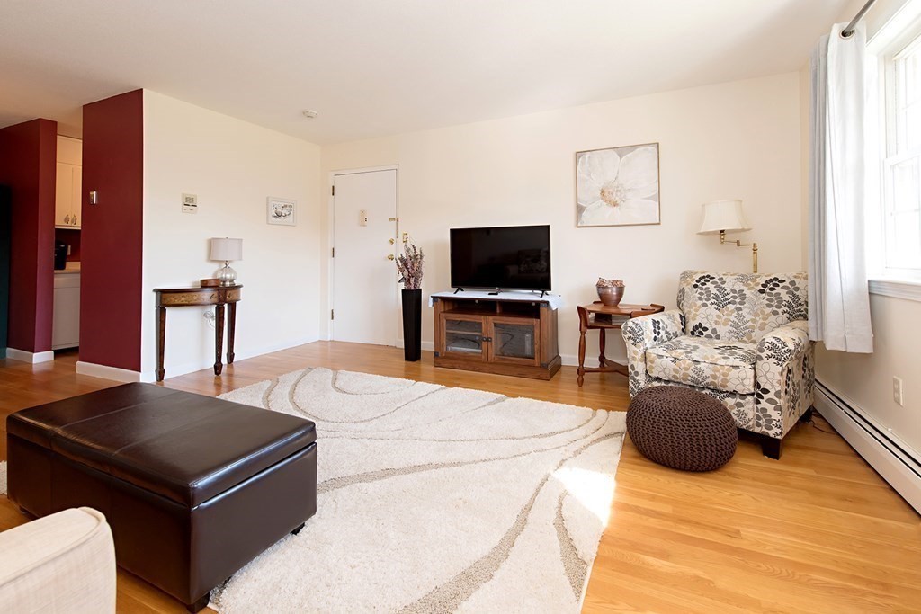 238 Rock St C8