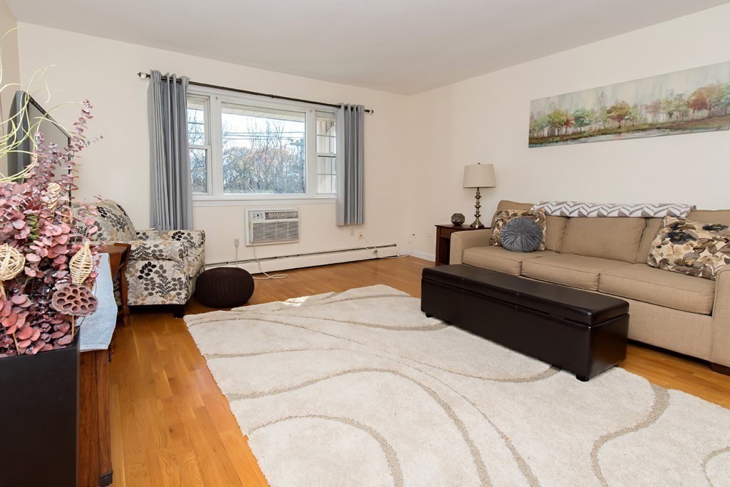 238 Rock St C8