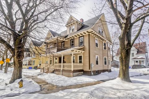 Photo of 148 Yale St, Springfield, MA 01109 (MLS # 73484037)