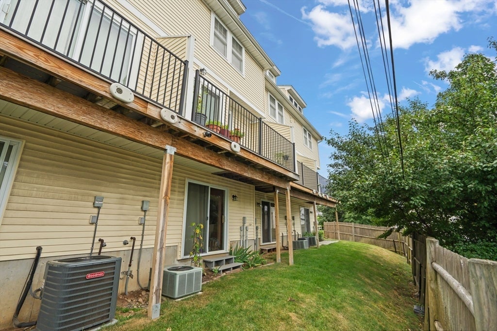 14 1/2 Roundy ST #2, Beverly, MA, 14 1/2 Roundy ST #2, Beverly, MA Photo #37