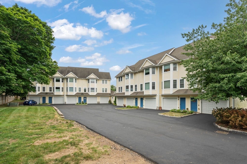 14 1/2 Roundy ST #2, Beverly, MA, 14 1/2 Roundy ST #2, Beverly, MA Photo #2