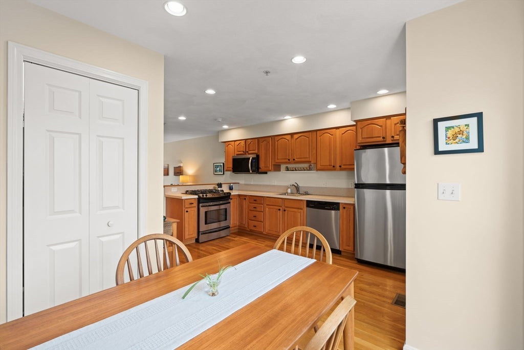 14 1/2 Roundy ST #2, Beverly, MA, 14 1/2 Roundy ST #2, Beverly, MA Photo #11