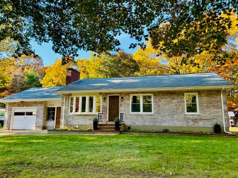 Photo of 324 Pleasant Street, Franklin, MA 02038 (MLS # 73594967)