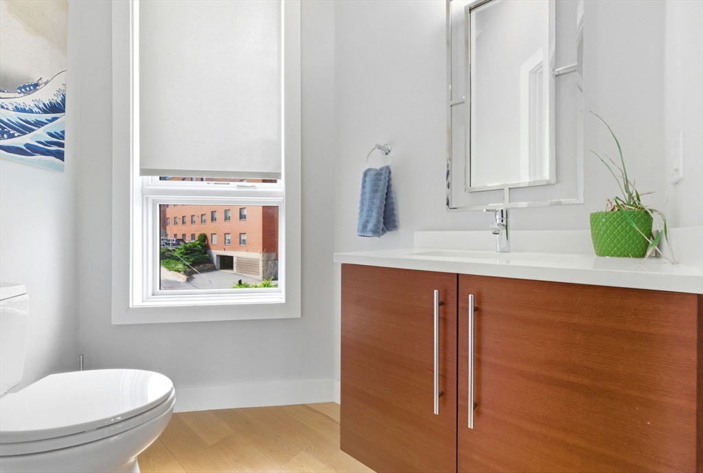 469 E 4th St #2, Boston, MA Photo #23