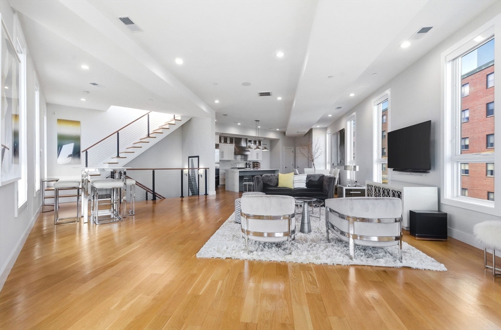 Photo of 469 E 4th St, Boston, MA