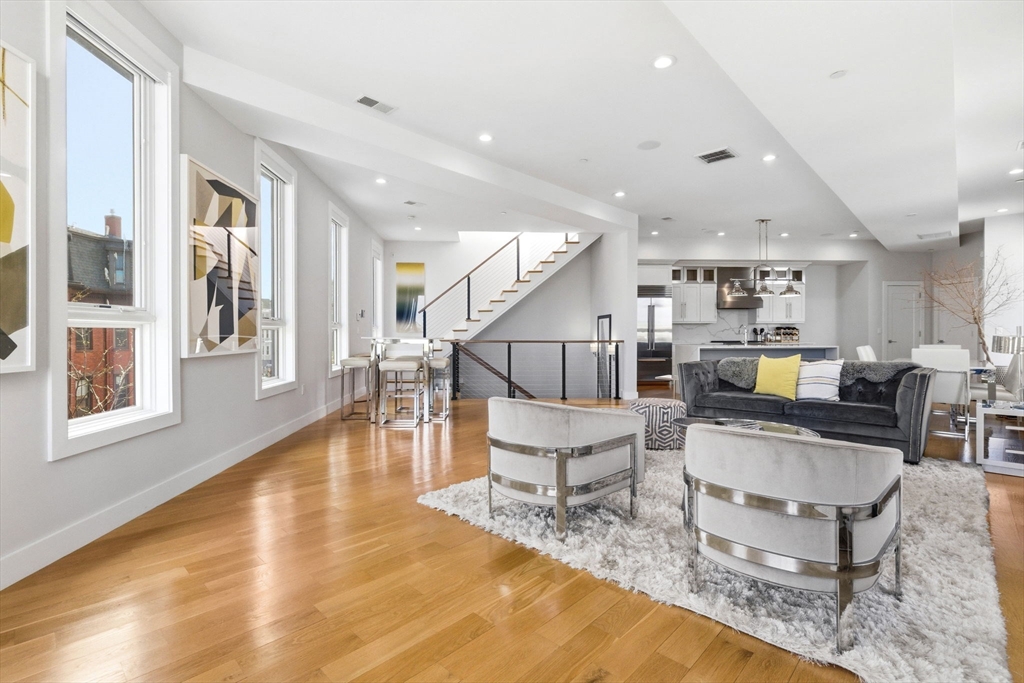 469 E 4th St #2, Boston, MA Photo #9