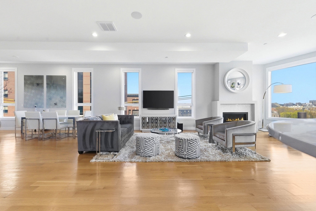 469 E 4th St #2, Boston, MA Photo #2