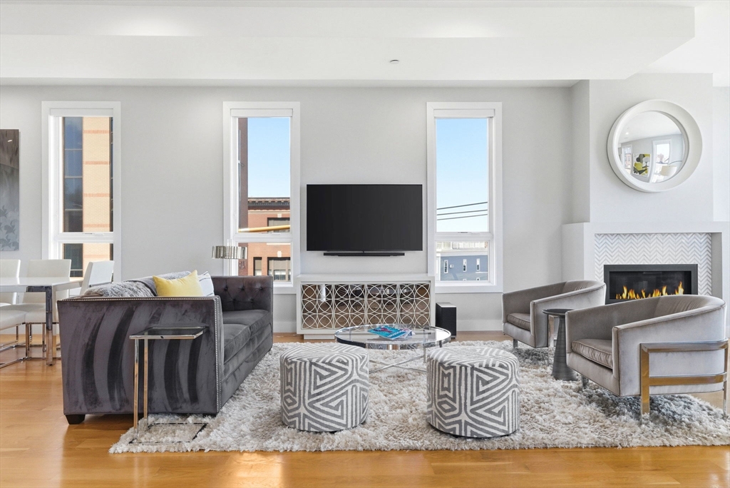 469 E 4th St #2, Boston, MA Photo #3