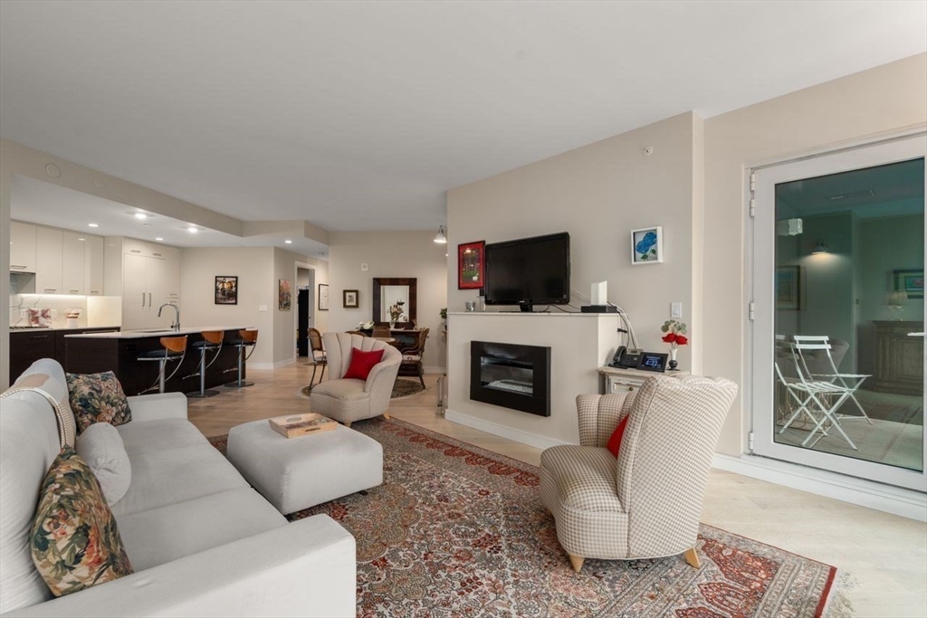 110 Broad St 303