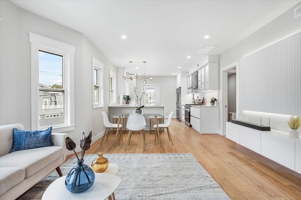 86 Cypress St 8-6