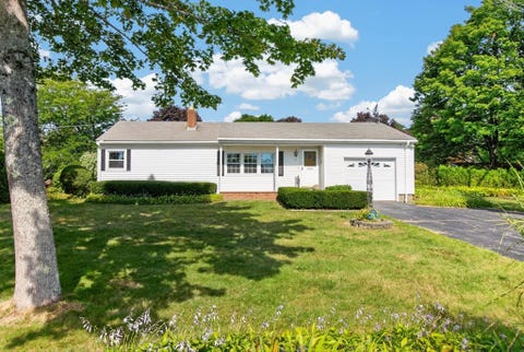 Photo of 17 Chapel Street, Gardner, MA 01440 (MLS # 73568128)