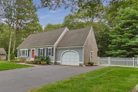 34 White Moss Dr Barnstable MA 02648