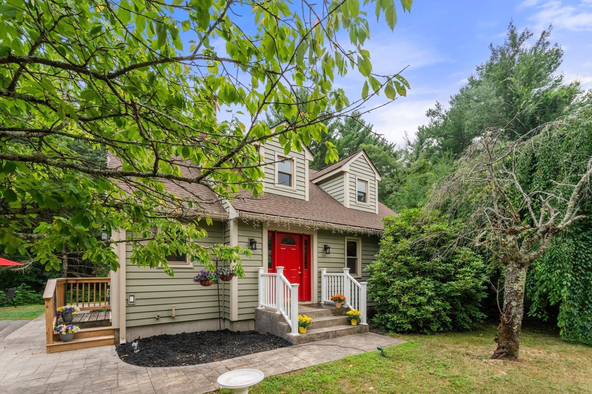 40 Clear Pond Rd