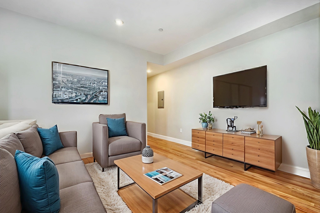 35 Somerset Ave. 6
