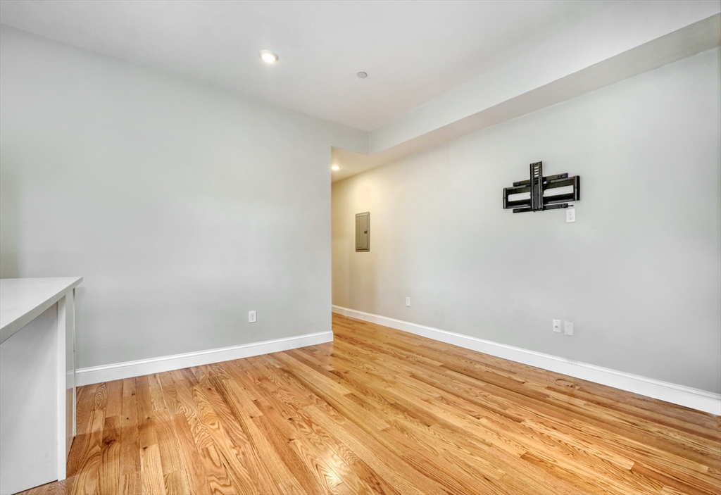 35 Somerset Ave. 6