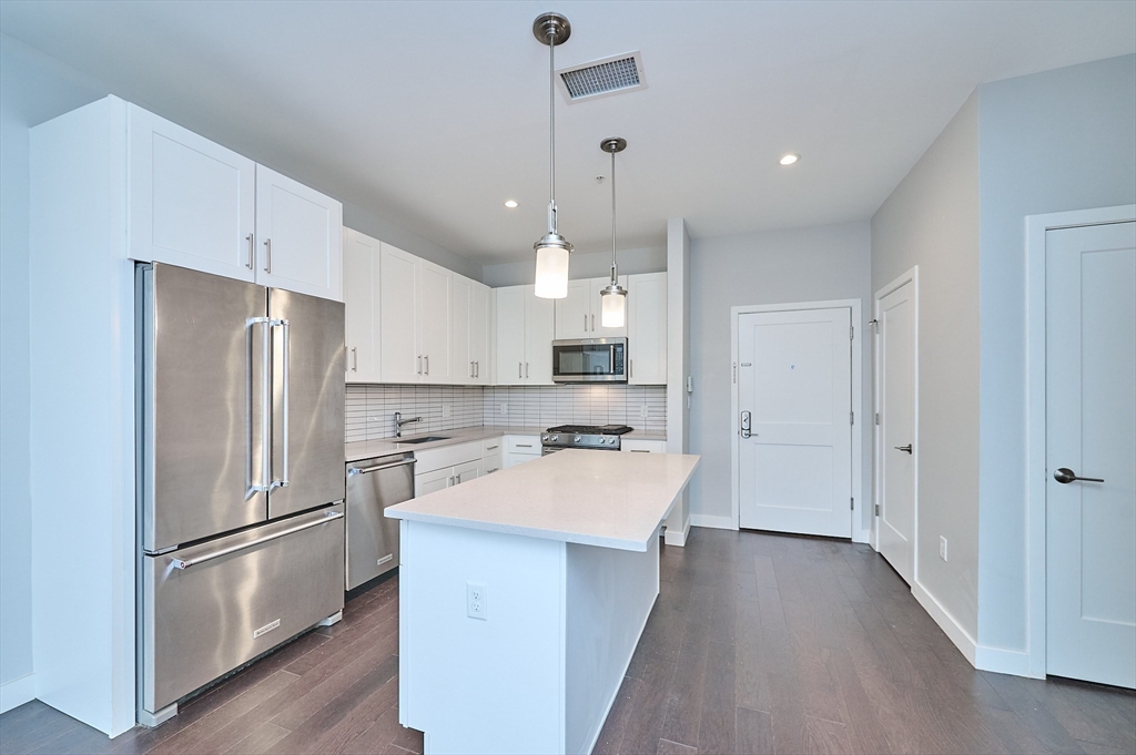197 Washington St. 207