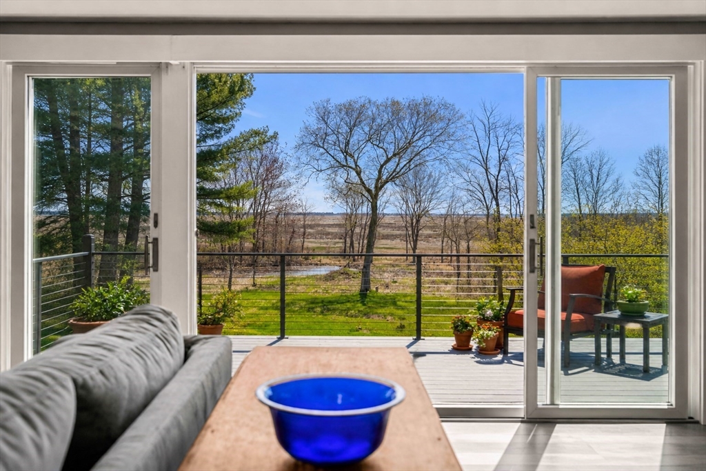 11 Bayview Ln