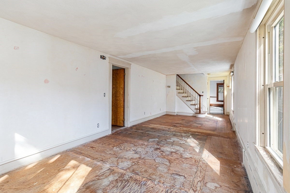 1292 Riverside Ave, Somerset, MA, 1292 Riverside Ave, Somerset, MA Photo #13