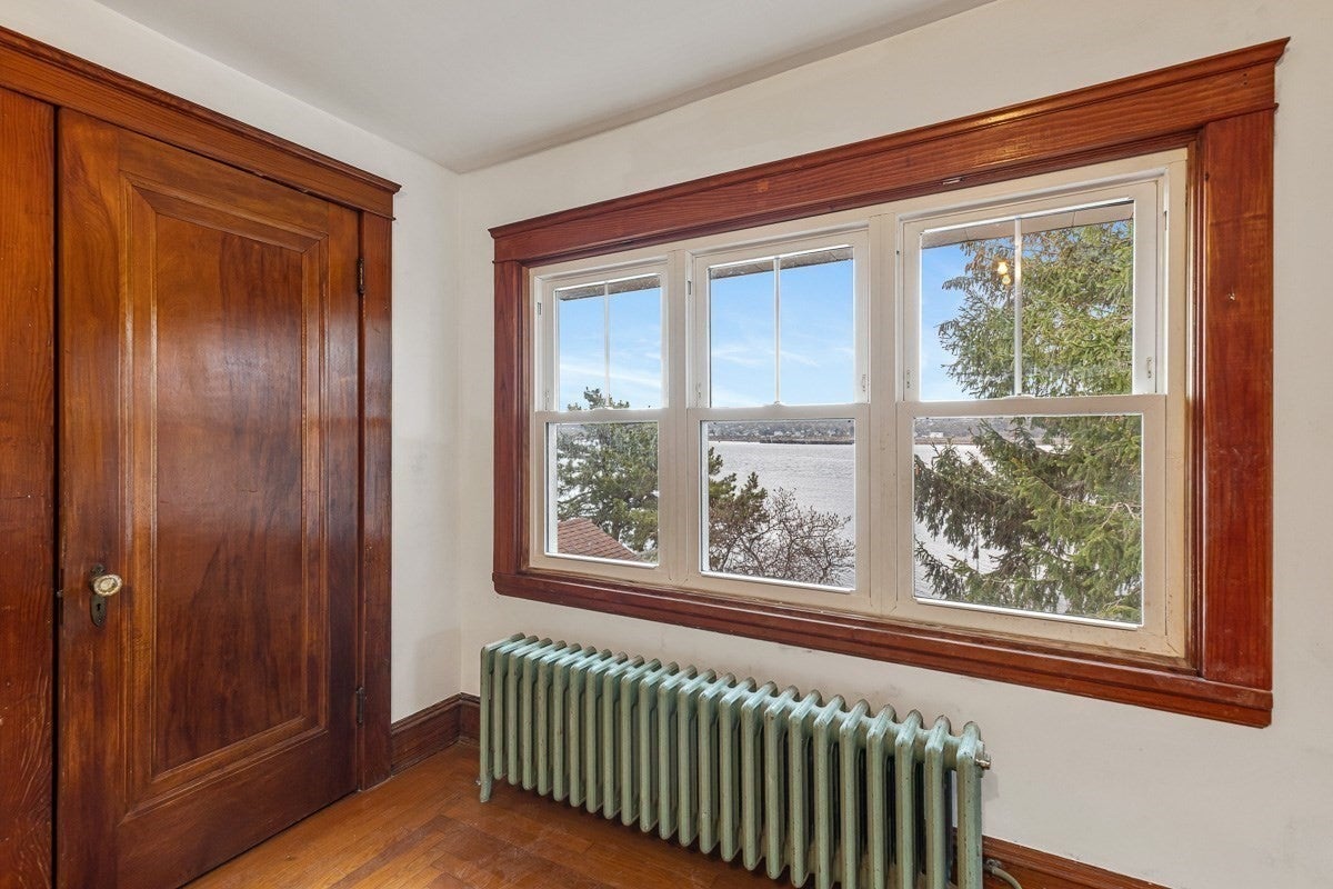1292 Riverside Ave, Somerset, MA, 1292 Riverside Ave, Somerset, MA Photo #17