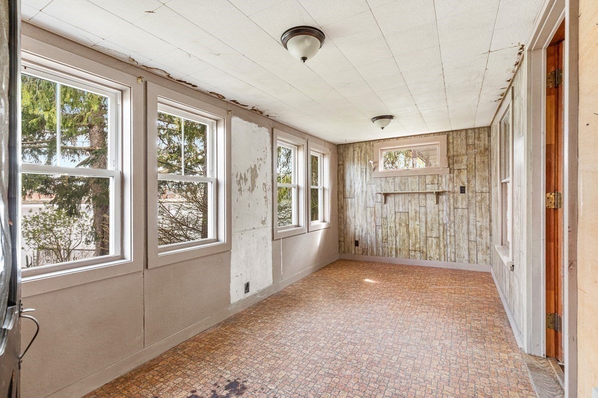 1292 Riverside Ave, Somerset, MA, 1292 Riverside Ave, Somerset, MA Photo #24