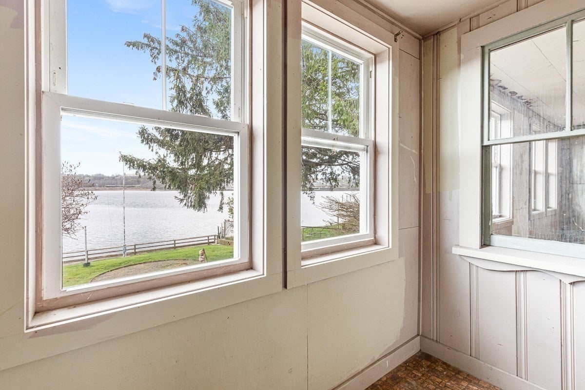 1292 Riverside Ave, Somerset, MA, 1292 Riverside Ave, Somerset, MA Photo #25