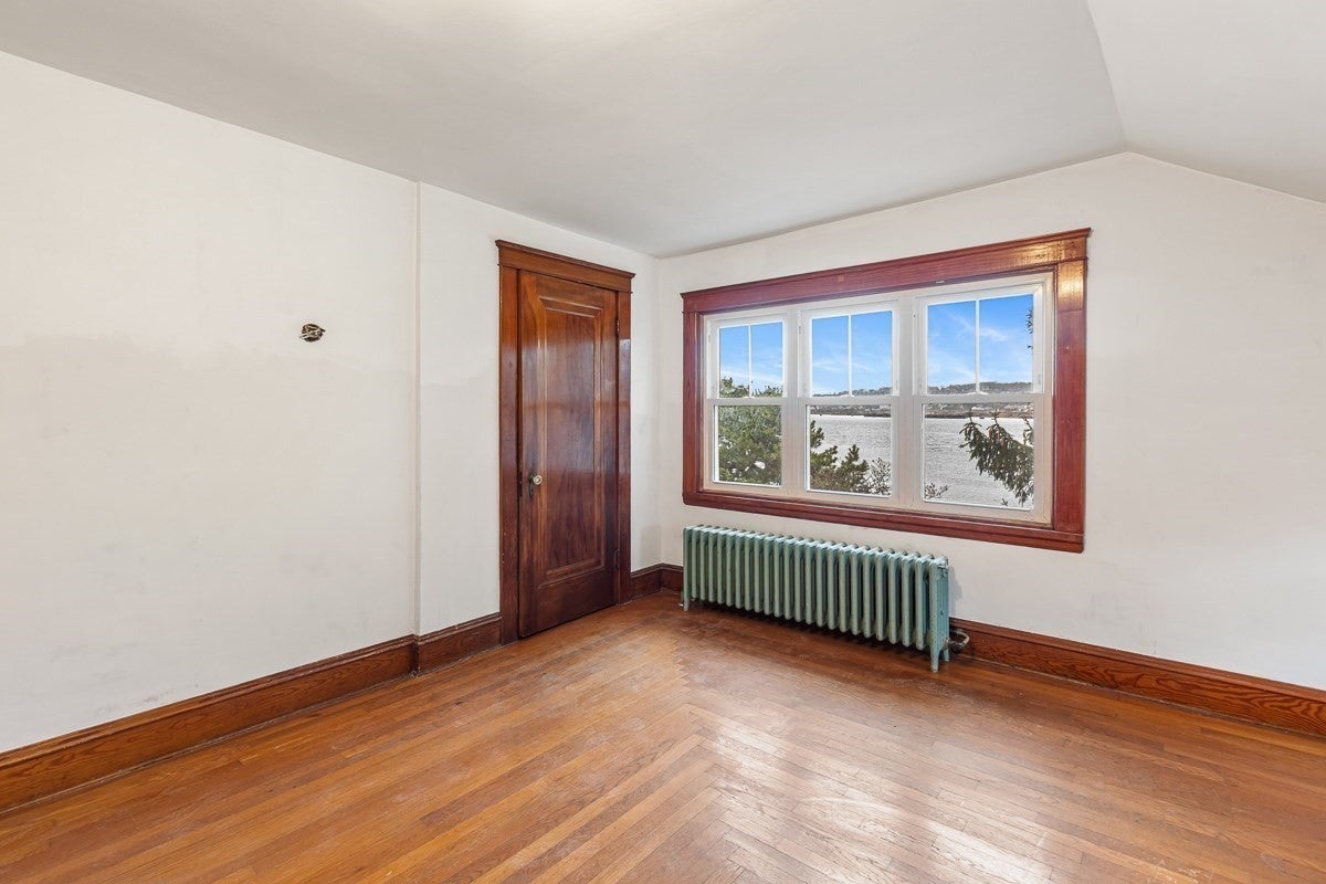 1292 Riverside Ave, Somerset, MA, 1292 Riverside Ave, Somerset, MA Photo #16