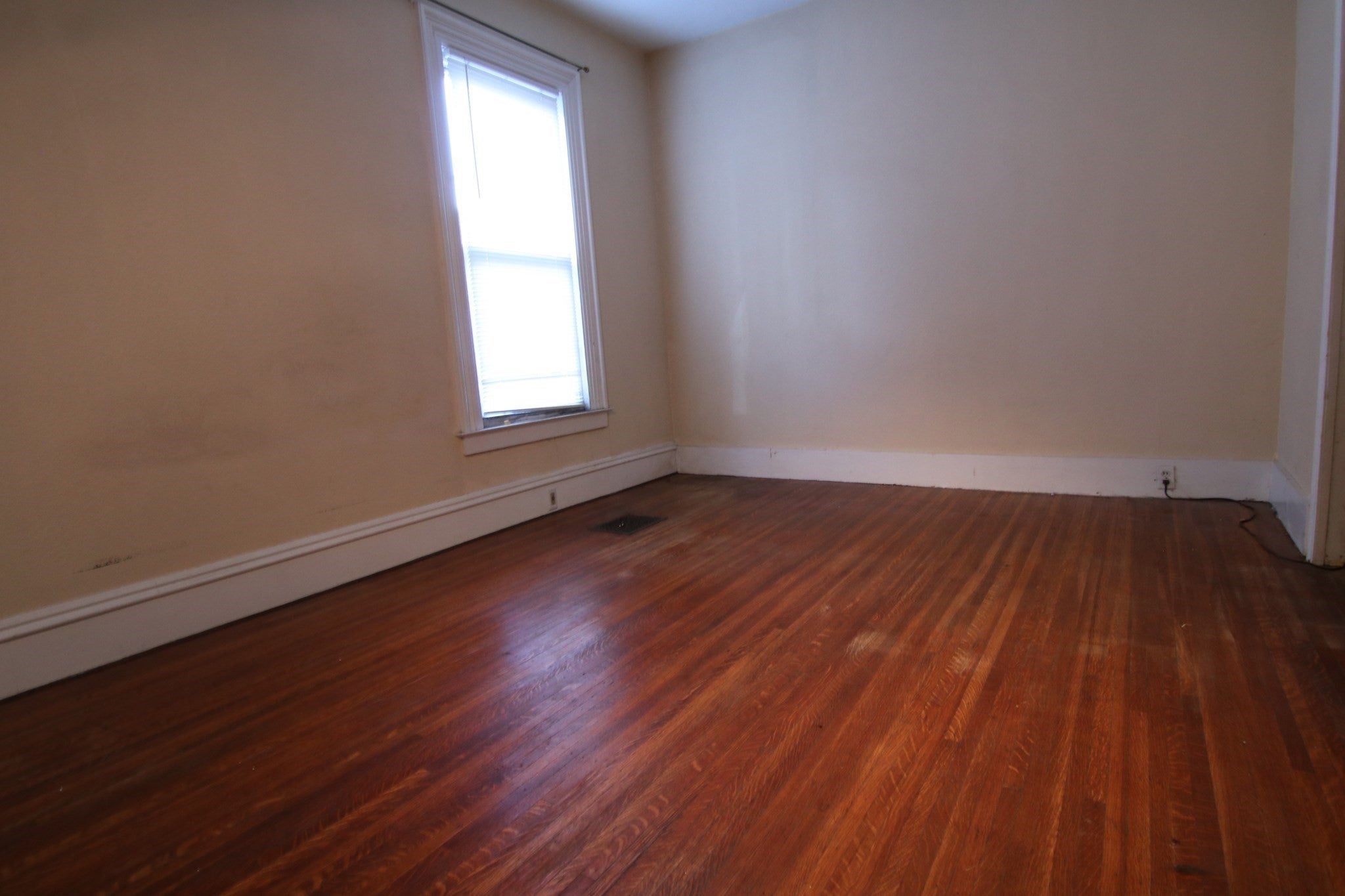 28 Jefferson St, Westfield, MA Photo #9
