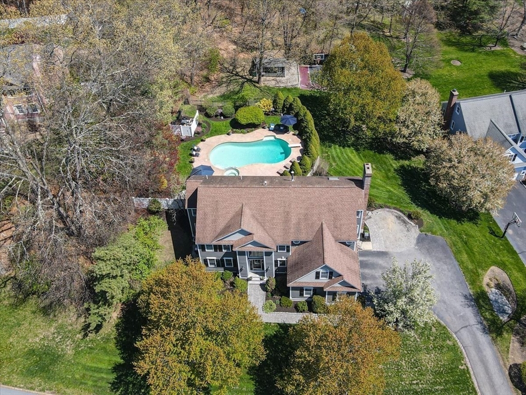 5 Eagles Nest Rd