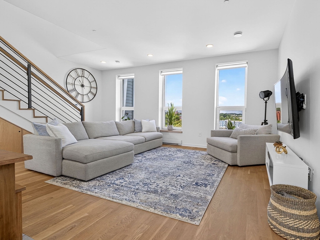 78 Fort Ave 78