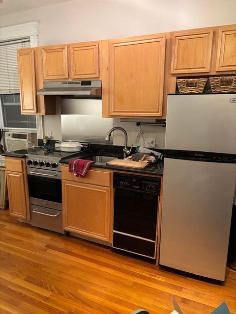 Photo of 35 Queensberry St #22, Boston, MA 02215 (MLS # 73486120)