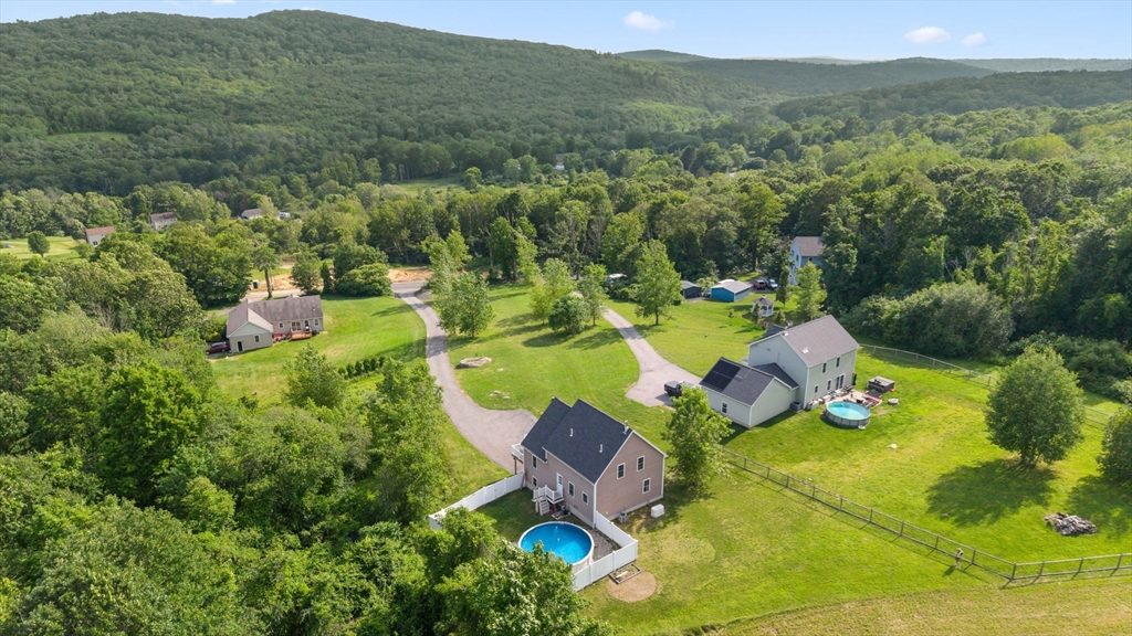 96 Town Farm Rd