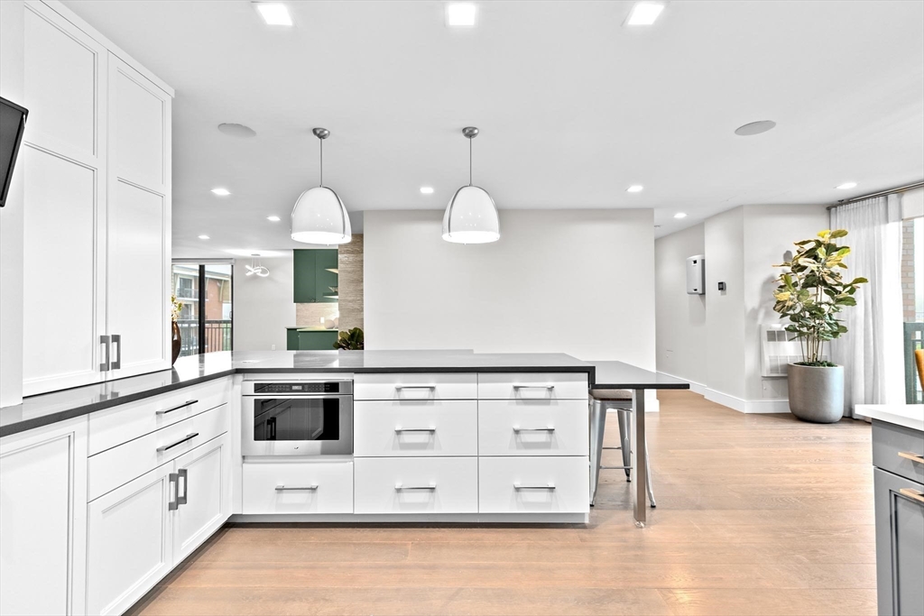 50 Longwood Ave 1016/1017