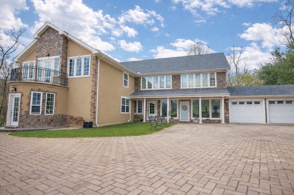 62 Golden Hills Rd