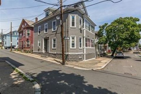 23 Park St Salem MA 01970