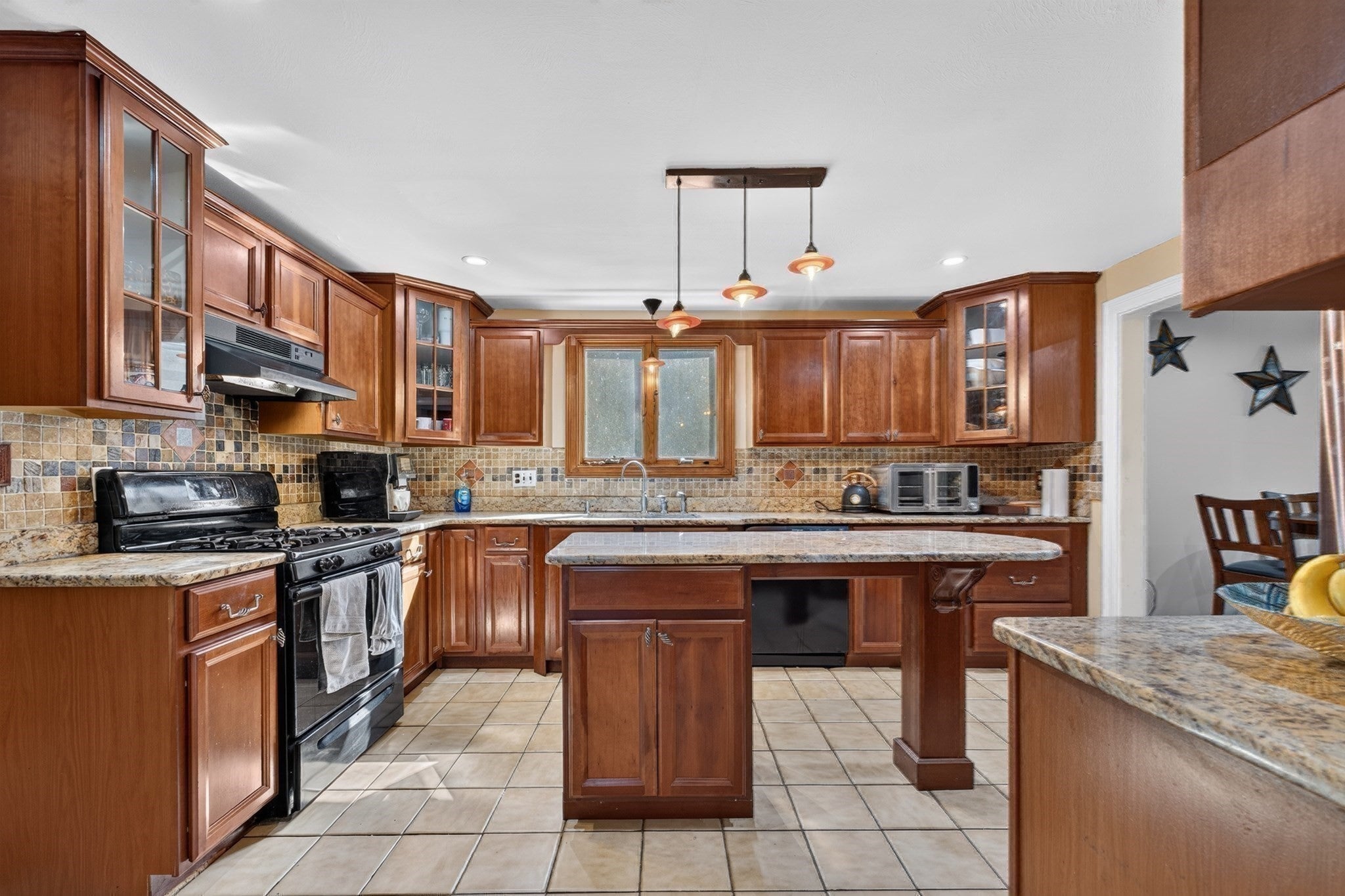 4 Old Homestead Rd, Methuen, MA, 4 Old Homestead Rd, Methuen, MA Photo #2