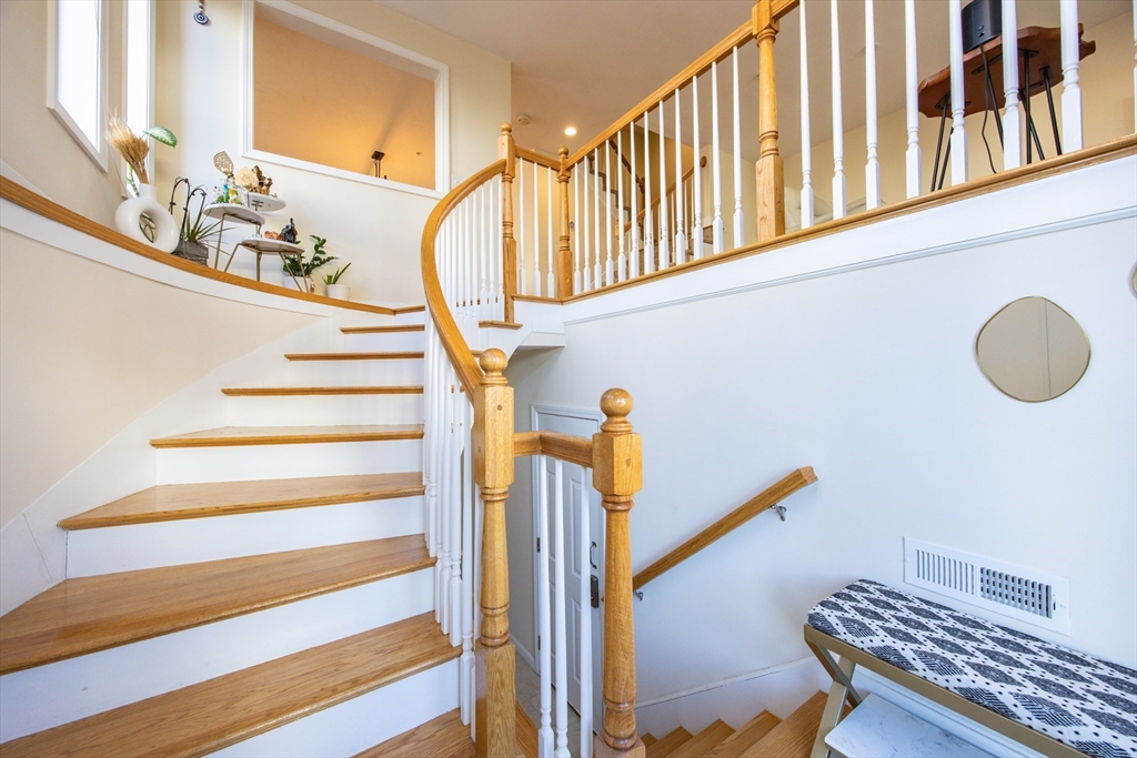 32 John Hancock Dr 32