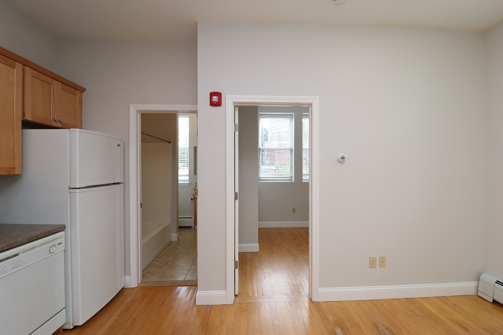 25 High Street 204