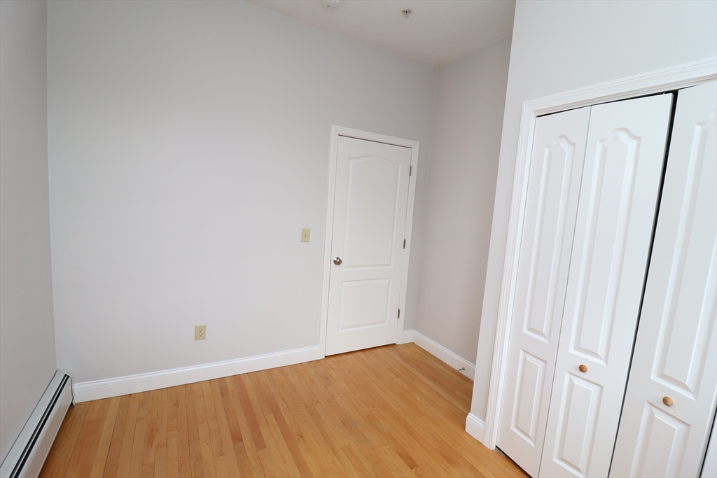 25 High Street 204