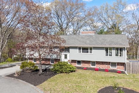 Photo of 16 Briscoe Street, Woburn, MA 01801 (MLS # 73512724)