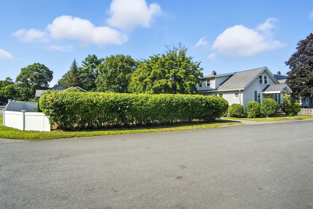 12 Edith Ave