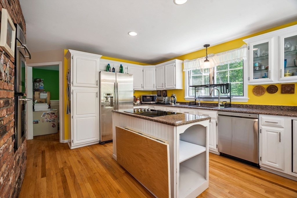 25 Brandt Beach Ave