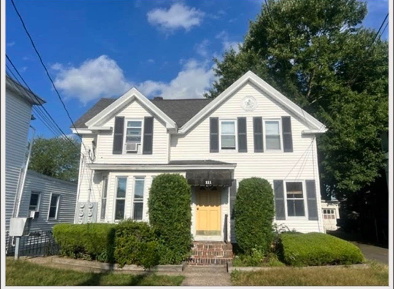 Photo of 111 East St, North Attleboro, MA