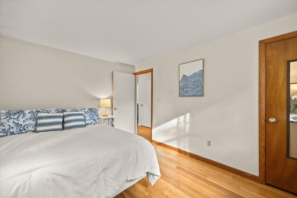 11 Regis Rd, Falmouth, MA Photo #12