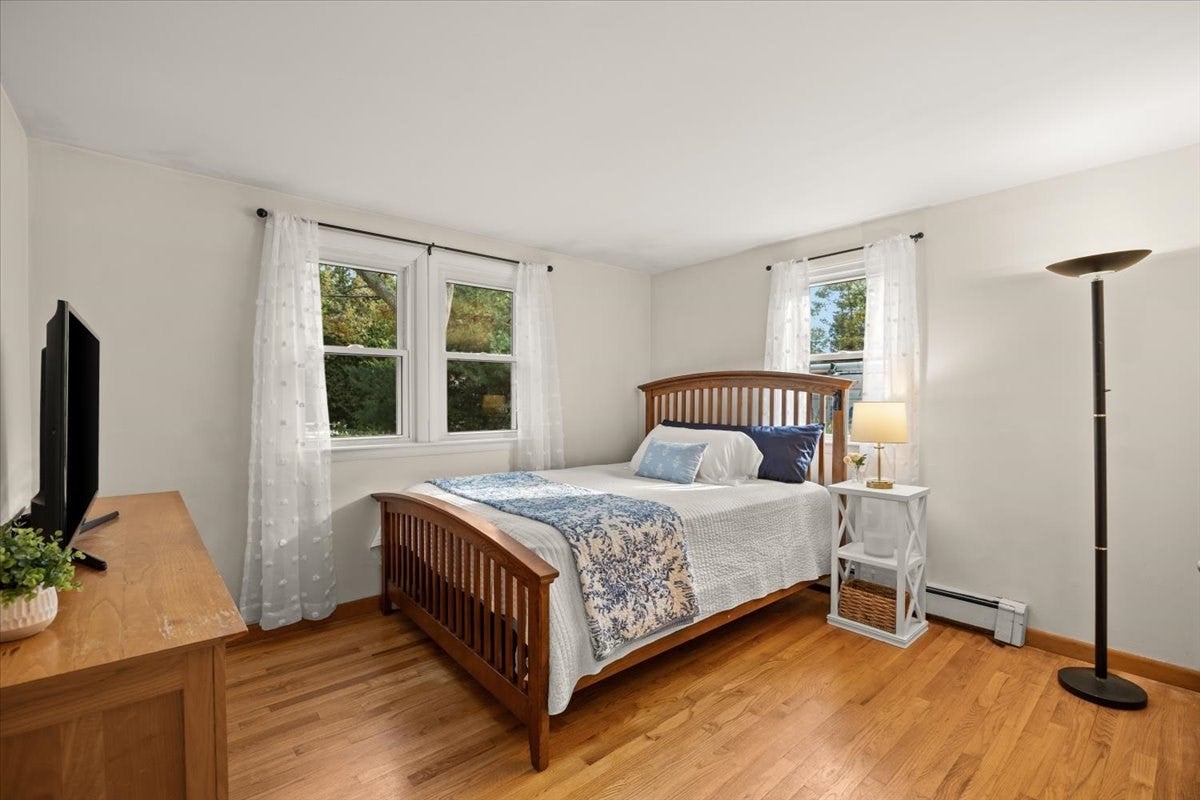 11 Regis Rd, Falmouth, MA Photo #16