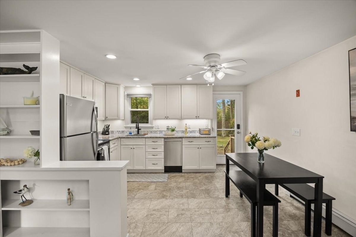 11 Regis Rd, Falmouth, MA Photo #8