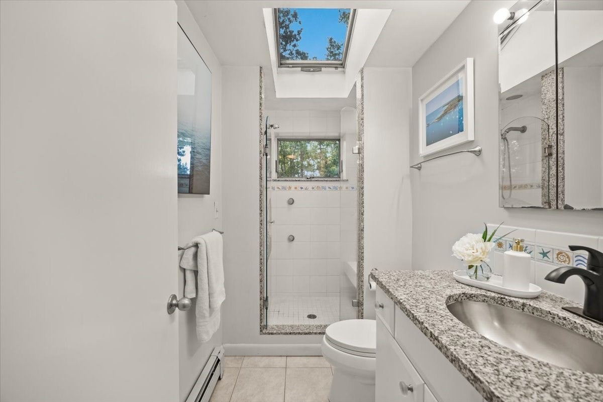 11 Regis Rd, Falmouth, MA Photo #15