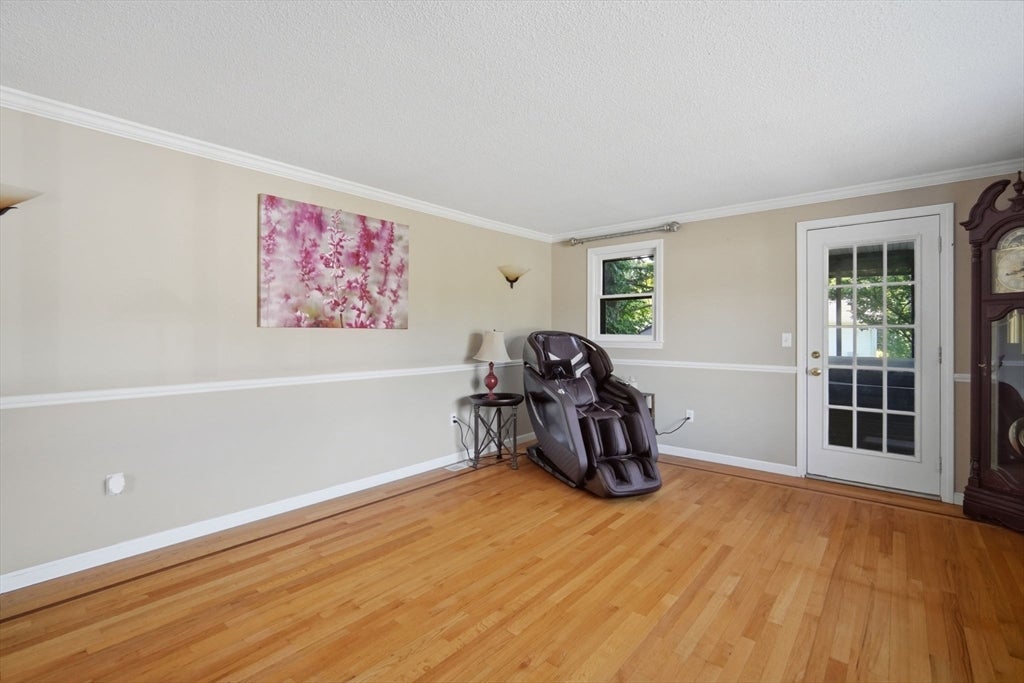 35 Cross Meadow Rd